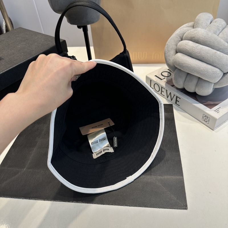 miumiu繆繆26ss新款帆布漁夫帽 雙面學院風漁夫帽，清新文藝配包裝