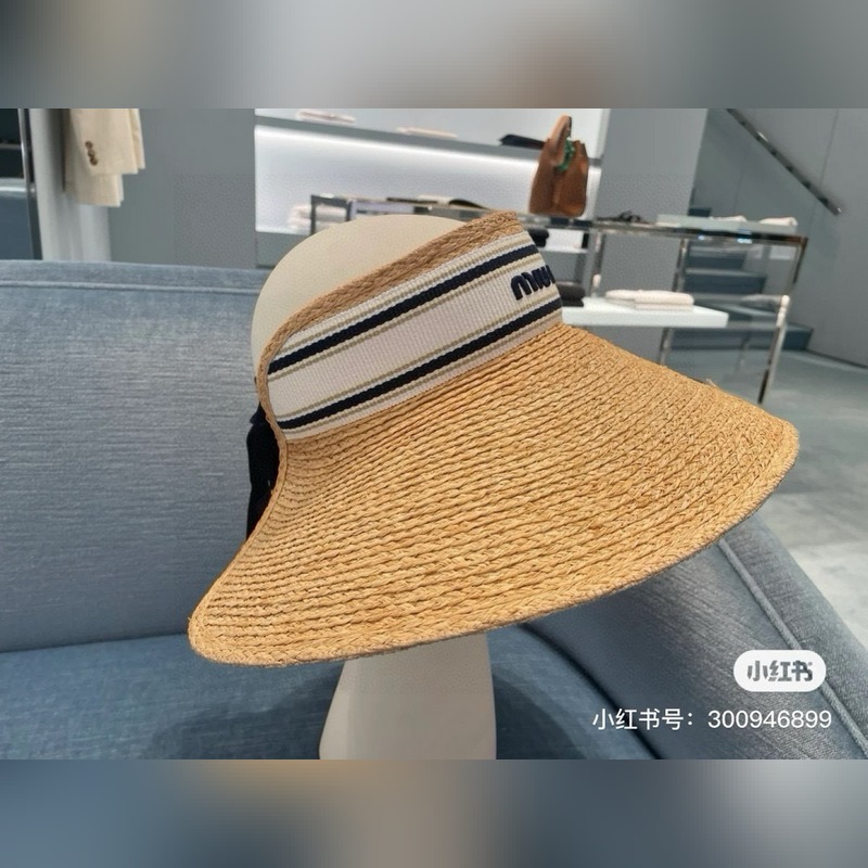 繆繆miumiu拉菲草空頂帽，專櫃新款，且買且珍惜，賣一個少一個，頭圍可以調節