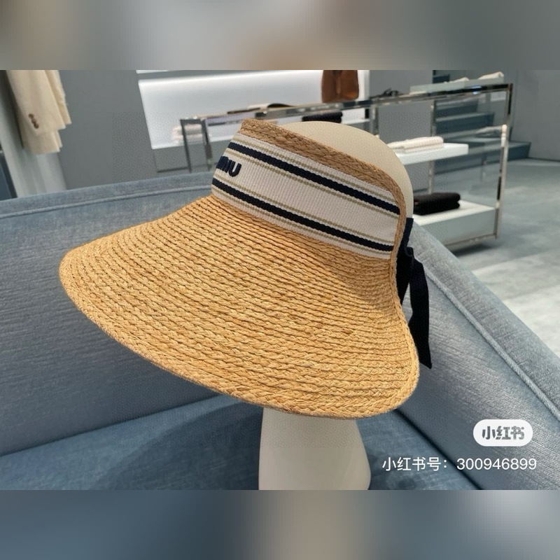 繆繆miumiu拉菲草空頂帽，專櫃新款，且買且珍惜，賣一個少一個，頭圍可以調節