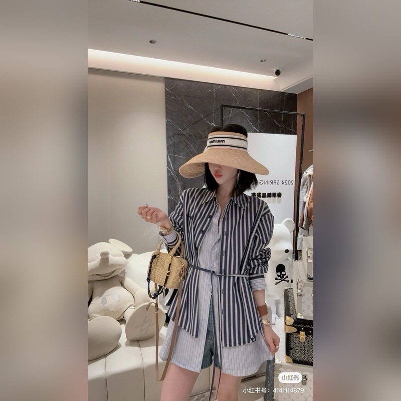 繆繆miumiu拉菲草空頂帽，專櫃新款，且買且珍惜，賣一個少一個，頭圍可以調節