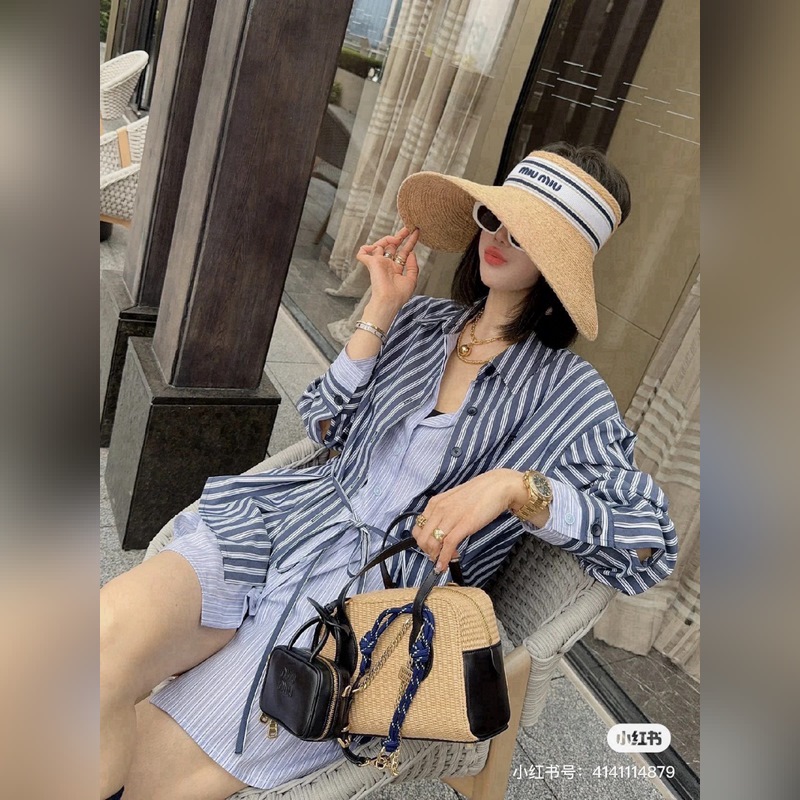 繆繆miumiu拉菲草空頂帽，專櫃新款，且買且珍惜，賣一個少一個，頭圍可以調節