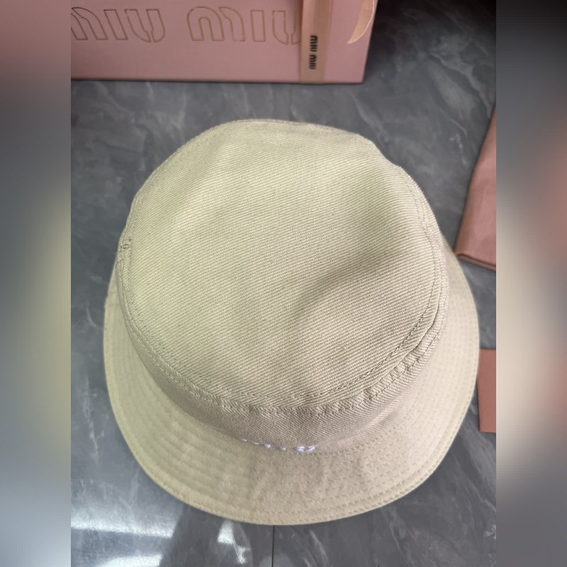 MIUMIU 原版定制 馬卡龍色系漁夫帽 這款漁夫帽選用斜紋布打造 既耐磨又耐用