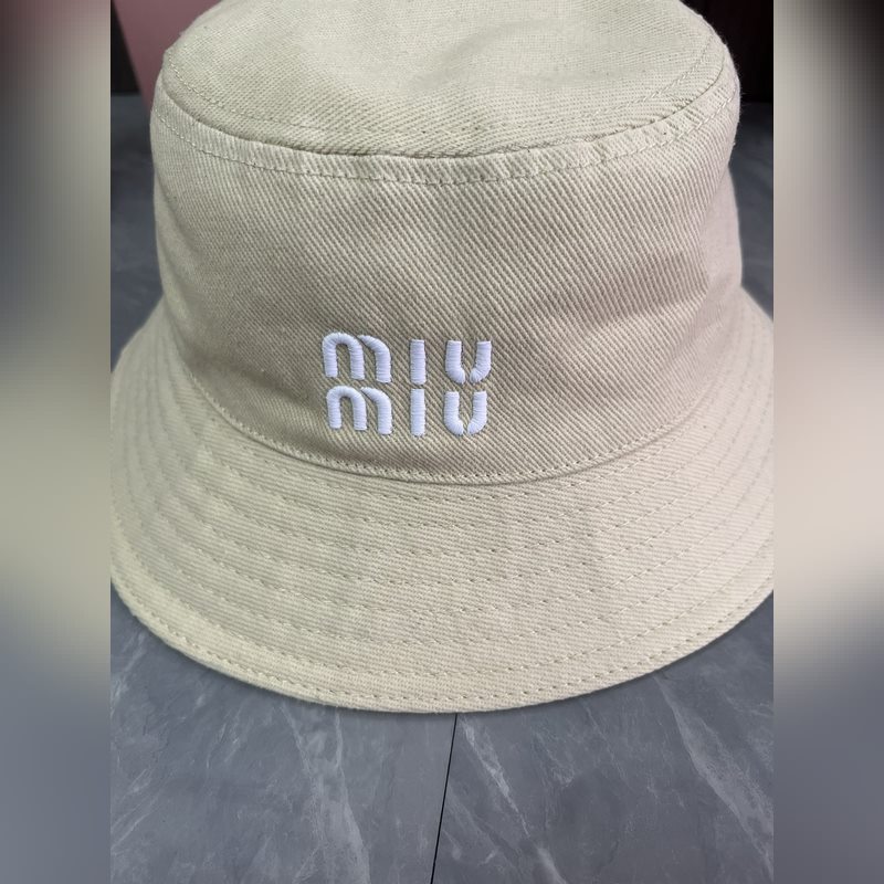 MIUMIU 原版定制 馬卡龍色系漁夫帽 這款漁夫帽選用斜紋布打造 既耐磨又耐用