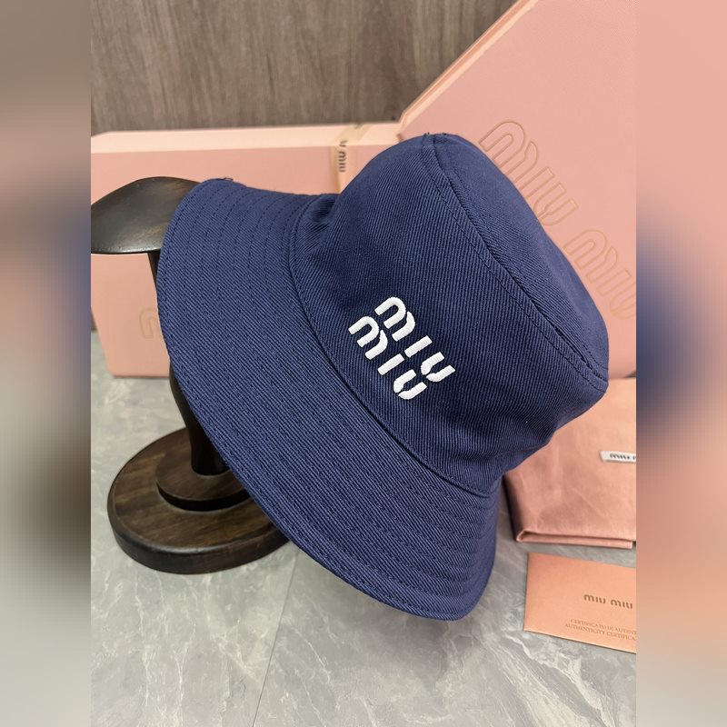 MIUMIU 原版定制 馬卡龍色系漁夫帽 這款漁夫帽選用斜紋布打造 既耐磨又耐用