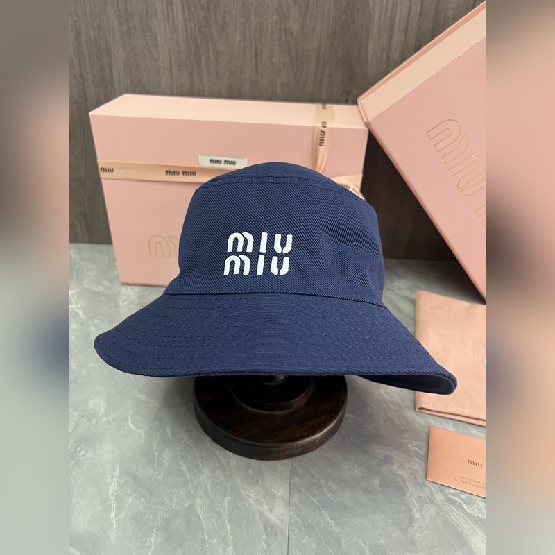 MIUMIU 原版定制 馬卡龍色系漁夫帽 這款漁夫帽選用斜紋布打造 既耐磨又耐用