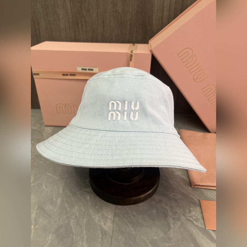 MIUMIU 原版定制 馬卡龍色系漁夫帽 這款漁夫帽選用斜紋布打造 既耐磨又耐用