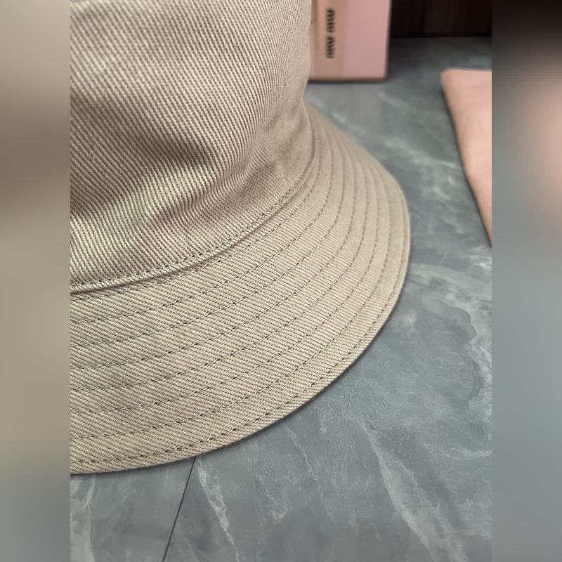 MIUMIU 原版定制 馬卡龍色系漁夫帽 這款漁夫帽選用斜紋布打造 既耐磨又耐用