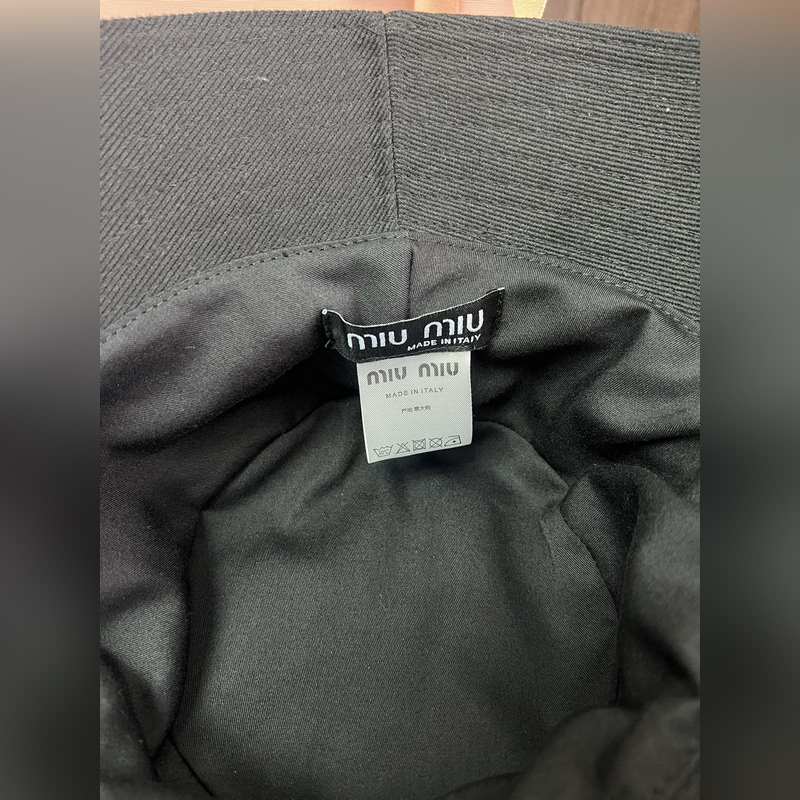 MIUMIU 原版定制 馬卡龍色系漁夫帽 這款漁夫帽選用斜紋布打造 既耐磨又耐用