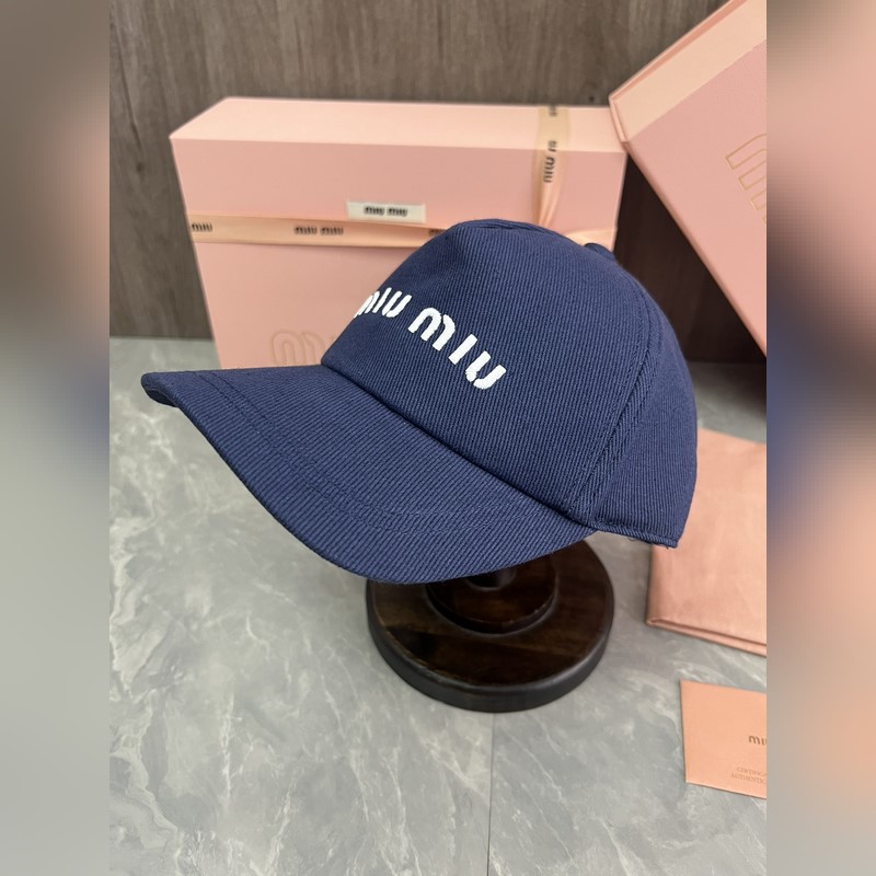 MIUMIU 原版定制 馬卡龍色系棒球帽 這款運動風棒球帽選用斜紋布打造 既耐磨