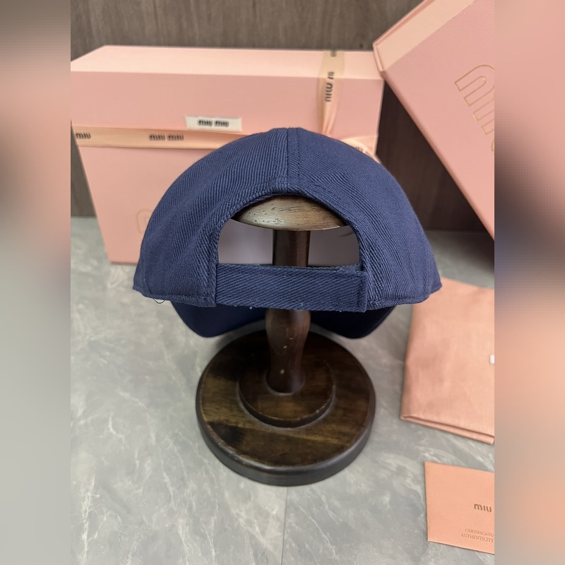 MIUMIU 原版定制 馬卡龍色系棒球帽 這款運動風棒球帽選用斜紋布打造 既耐磨