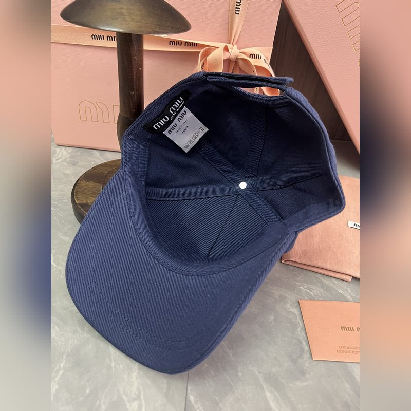 MIUMIU 原版定制 馬卡龍色系棒球帽 這款運動風棒球帽選用斜紋布打造 既耐磨