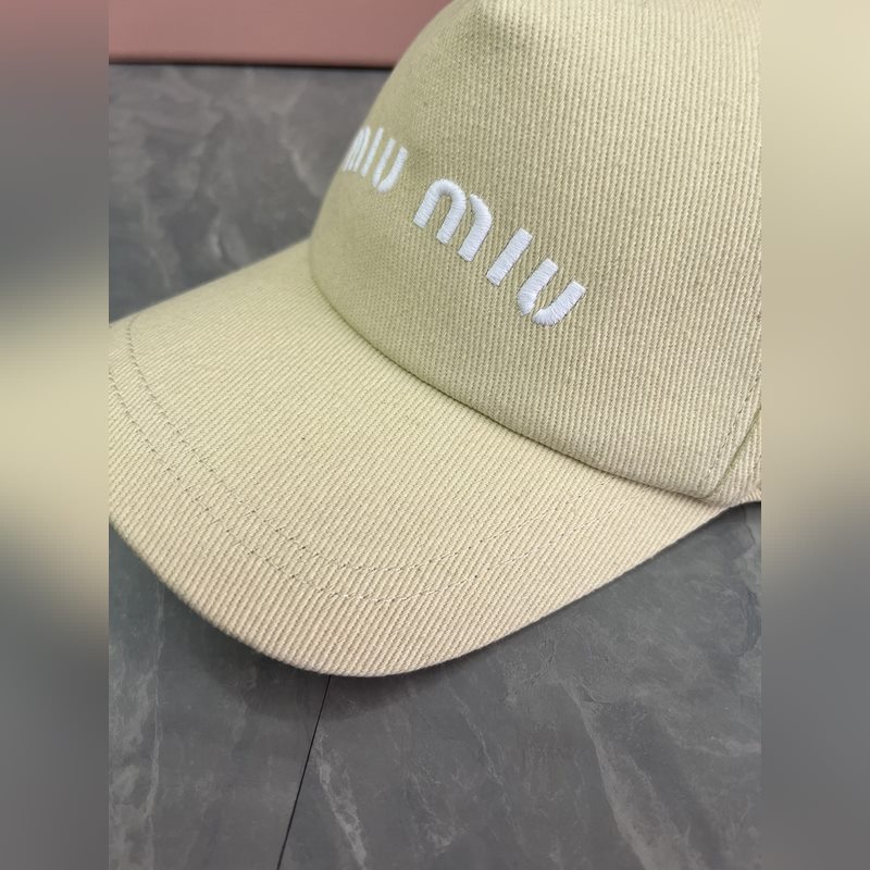 MIUMIU 原版定制 馬卡龍色系棒球帽 這款運(yùn)動(dòng)風(fēng)棒球帽選用斜紋布打造 既耐磨