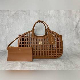 5BA293 (棕色)夏日邂逅，用一隻包遇見最好的自己這個夏天，限定新款菜籃子的