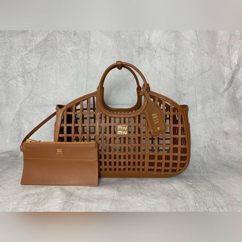 5BA293 (棕色)夏日邂逅，用一隻包遇見最好的自己這個夏天，限定新款菜籃子的