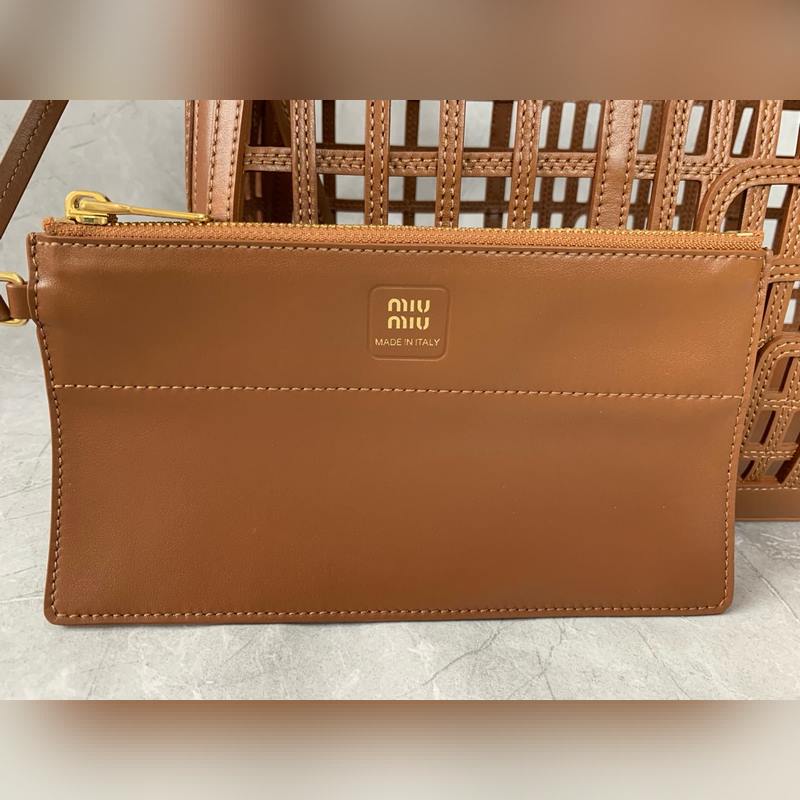 5BA293 (棕色)夏日邂逅，用一隻包遇見最好的自己這個夏天，限定新款菜籃子的