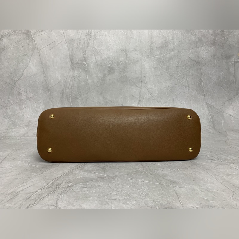 5BG291(焦糖) MIUMIU 手提包 這隻Aventure我要誇爆它！ 絕