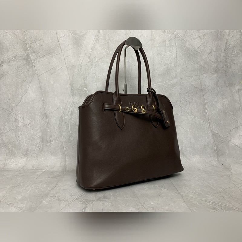 5BG291(石楠木色) MIUMIU 手提包 這隻Aventure我要誇爆它！