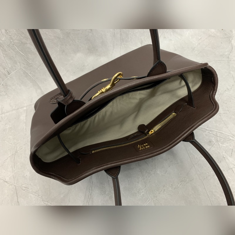 5BG291(石楠木色) MIUMIU 手提包 這隻Aventure我要誇爆它！