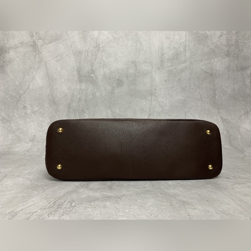 5BG291(石楠木色) MIUMIU 手提包 這隻Aventure我要誇爆它！