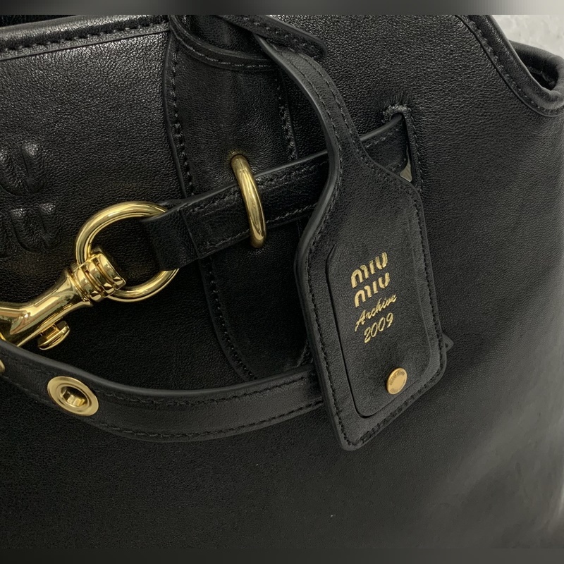 5BG291(黑色) MIUMIU 手提包 這隻Aventure我要誇爆它！ 絕
