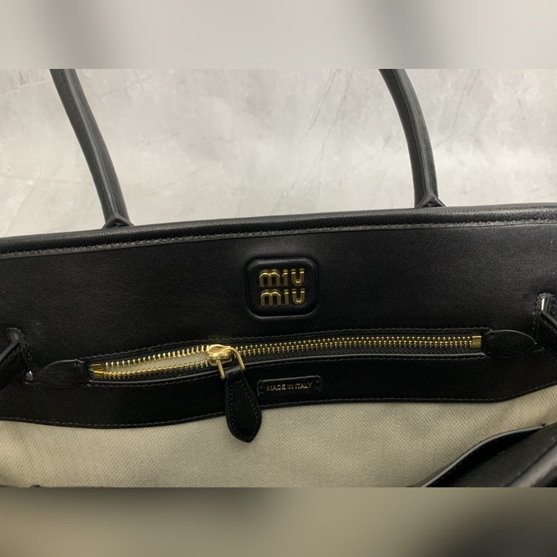 5BG291(黑色) MIUMIU 手提包 這隻Aventure我要誇爆它！ 絕