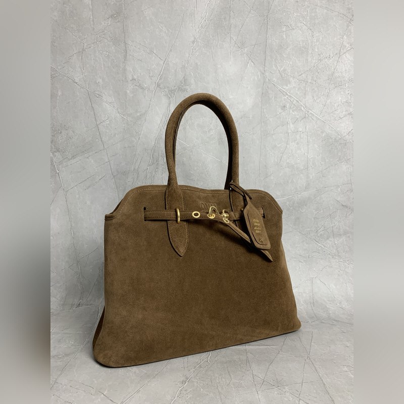 5BG291 新品爆款中古托特包，采用今年爆火的麂皮材質，皮質柔軟高級，這款Av