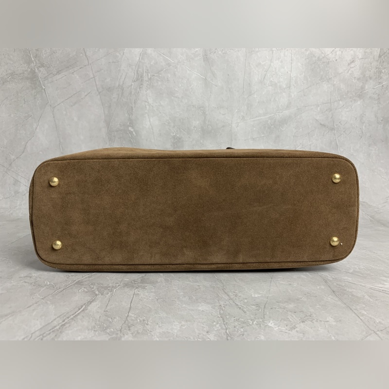 5BG291 新品爆款中古托特包，采用今年爆火的麂皮材質，皮質柔軟高級，這款Av