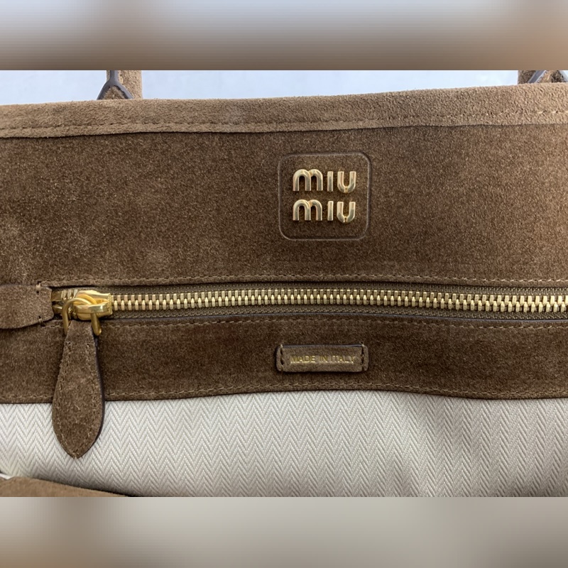 5BG291 新品爆款中古托特包，采用今年爆火的麂皮材質，皮質柔軟高級，這款Av