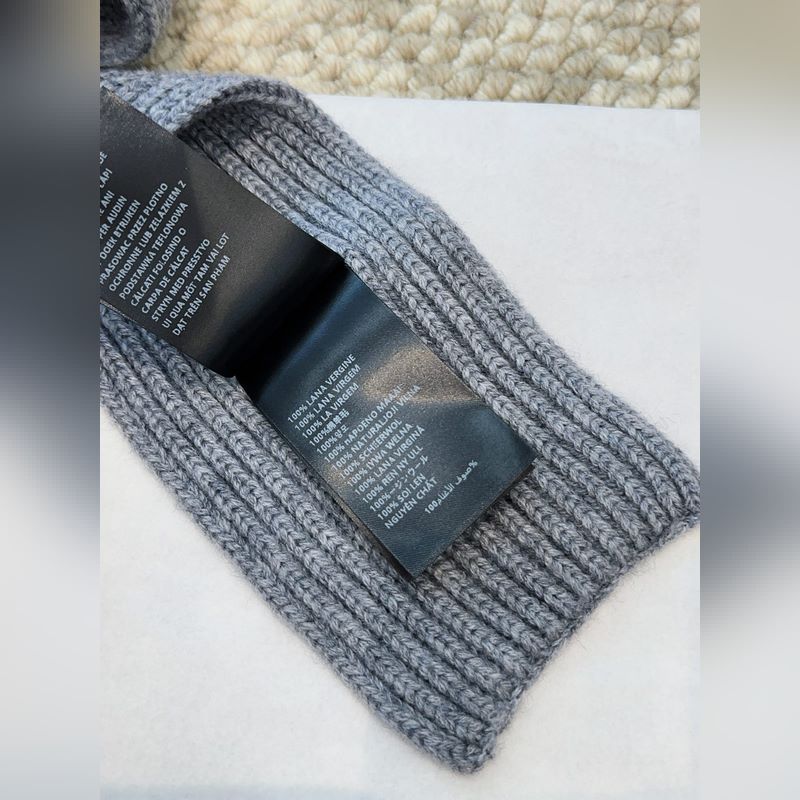 Miu新款圍巾 性價(jià)比真的高給你們種草一下下~MiuMiu簡(jiǎn)約百搭羊毛針織，真的