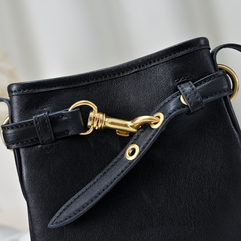 5NR461，Miu Miu 新品迷你福袋小水桶包Aventure，采用頂級進口