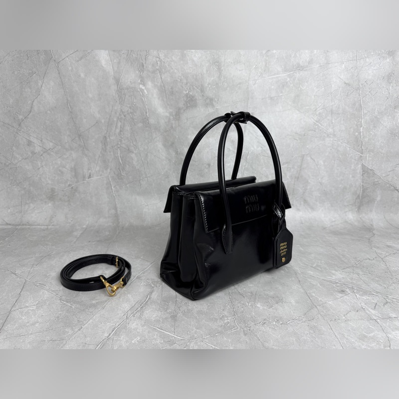 5BA303 原廠Miu 張元英同款秀款 中古手提包 探索女性多元風貌 複古風情