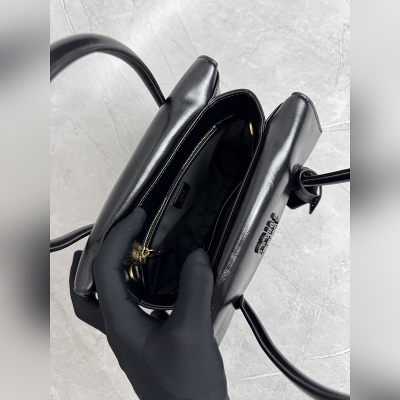 5BA303 原廠Miu 張元英同款秀款 中古手提包 探索女性多元風貌 複古風情