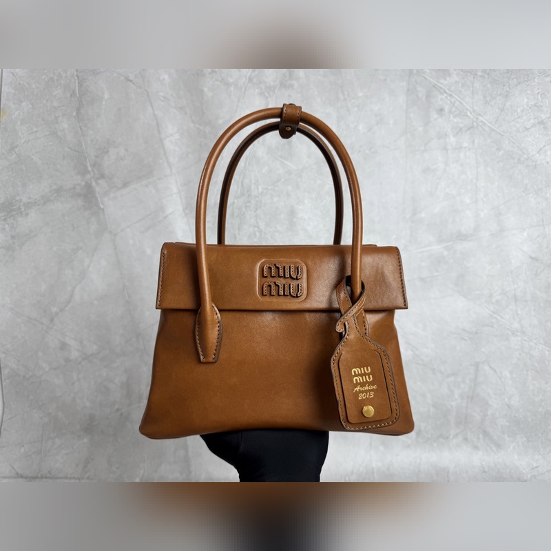 5BA303 原廠Miu 張元英同款秀款 中古手提包 探索女性多元風貌 複古風情