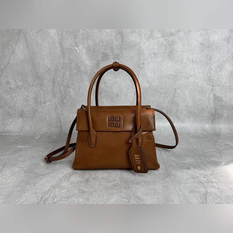 5BA303 原廠Miu 張元英同款秀款 中古手提包 探索女性多元風貌 複古風情