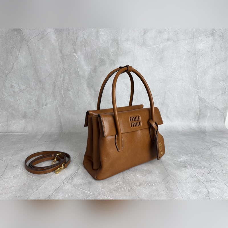 5BA303 原廠Miu 張元英同款秀款 中古手提包 探索女性多元風貌 複古風情