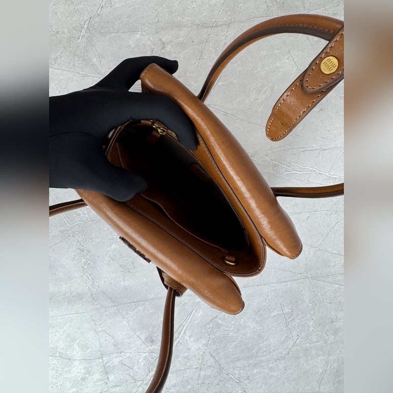 5BA303 原廠Miu 張元英同款秀款 中古手提包 探索女性多元風貌 複古風情