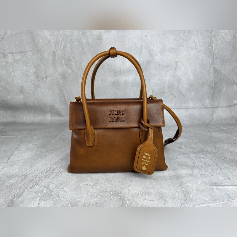 5BA303 原廠Miu 張元英同款秀款 中古手提包 探索女性多元風貌 複古風情