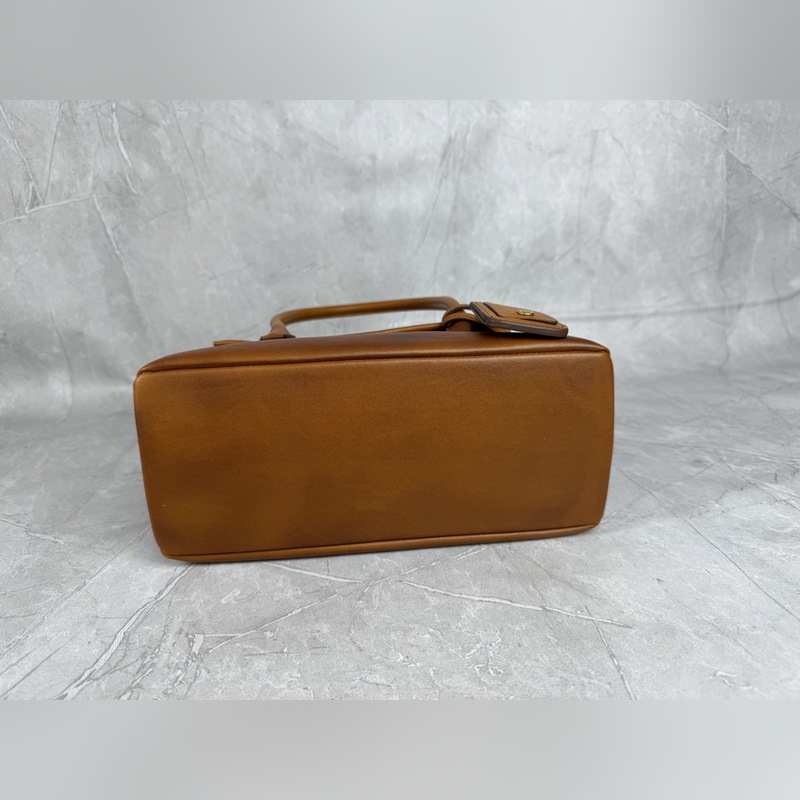 5BA303 原廠Miu 張元英同款秀款 中古手提包 探索女性多元風貌 複古風情