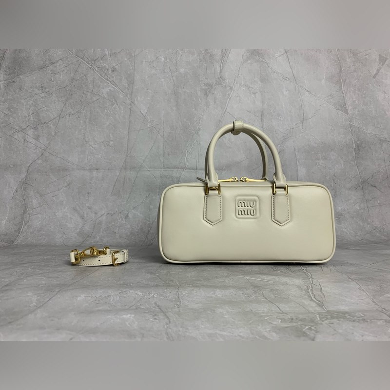 保齡球最新版原廠皮 5BB148(白色) M家新款保齡球包包，官網(wǎng)主推，今年絕對