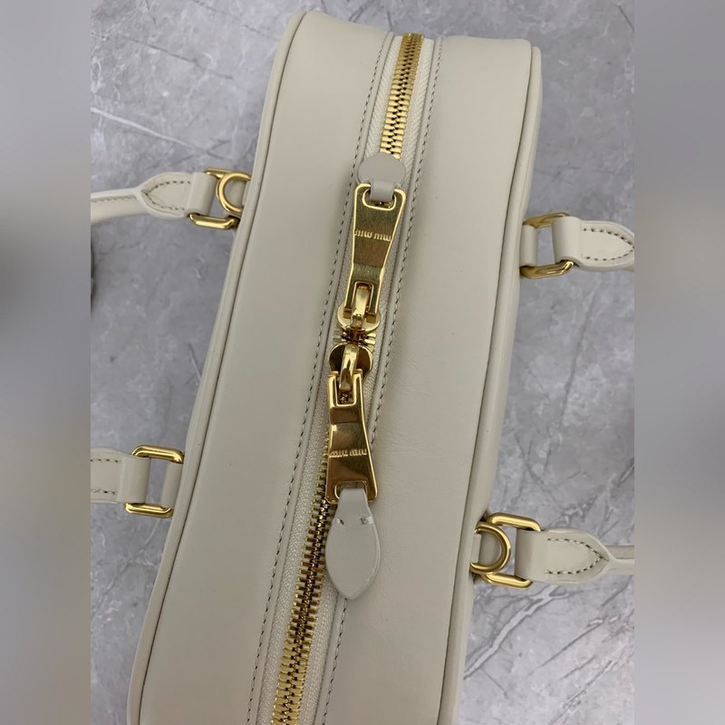 保齡球最新版原廠皮 5BB148(白色) M家新款保齡球包包，官網(wǎng)主推，今年絕對