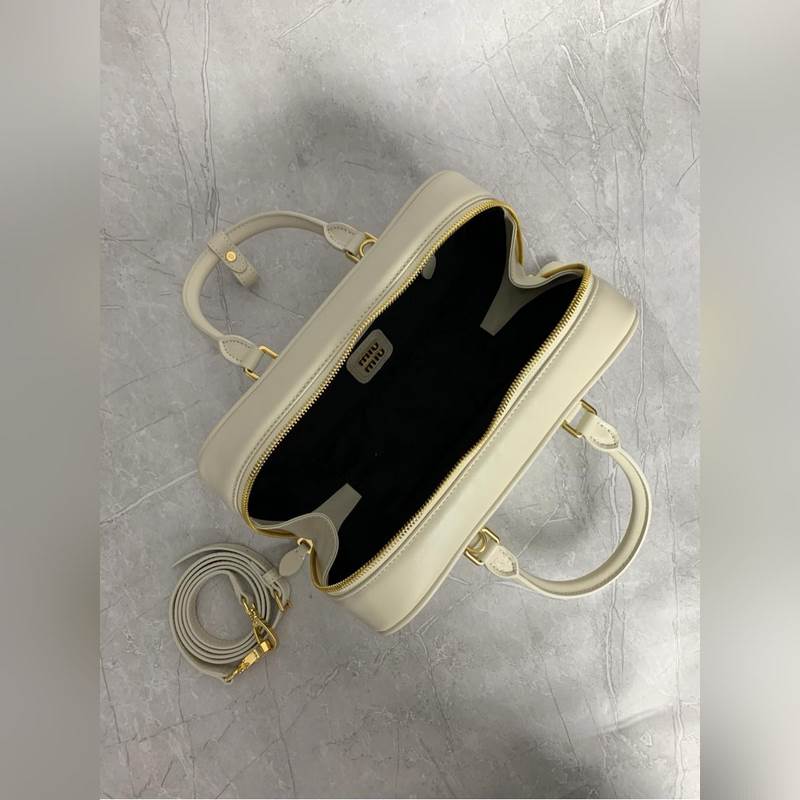 保齡球最新版原廠皮 5BB148(白色) M家新款保齡球包包，官網(wǎng)主推，今年絕對