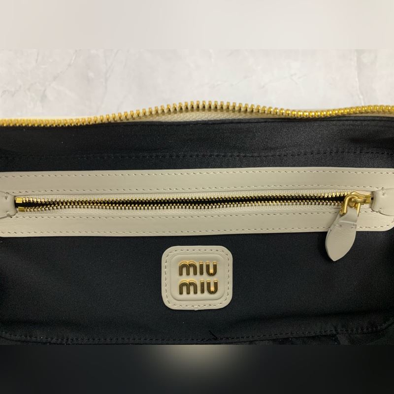 保齡球最新版原廠皮 5BB148(白色) M家新款保齡球包包，官網(wǎng)主推，今年絕對