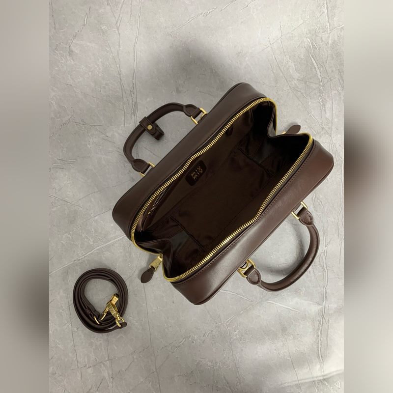 保齡球最新版原廠皮 5BB148(石楠木色) M家新款保齡球包包，官網主推，今