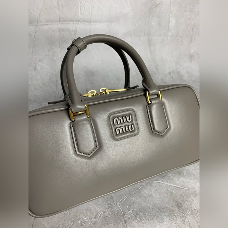 保齡球最新版原廠皮 5BB148(水泥灰) M家新款保齡球包包，官網主推，今年絕