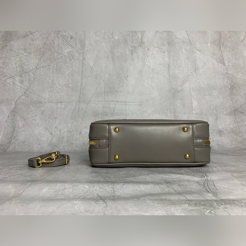 保齡球最新版原廠皮 5BB148(水泥灰) M家新款保齡球包包，官網主推，今年絕