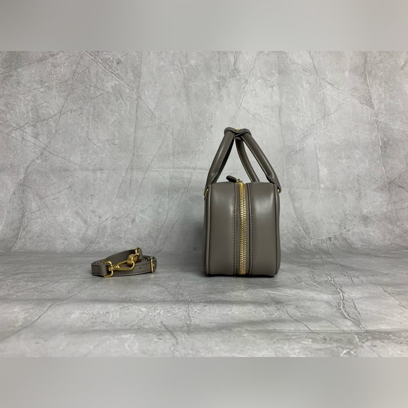 保齡球最新版原廠皮 5BB148(水泥灰) M家新款保齡球包包，官網主推，今年絕