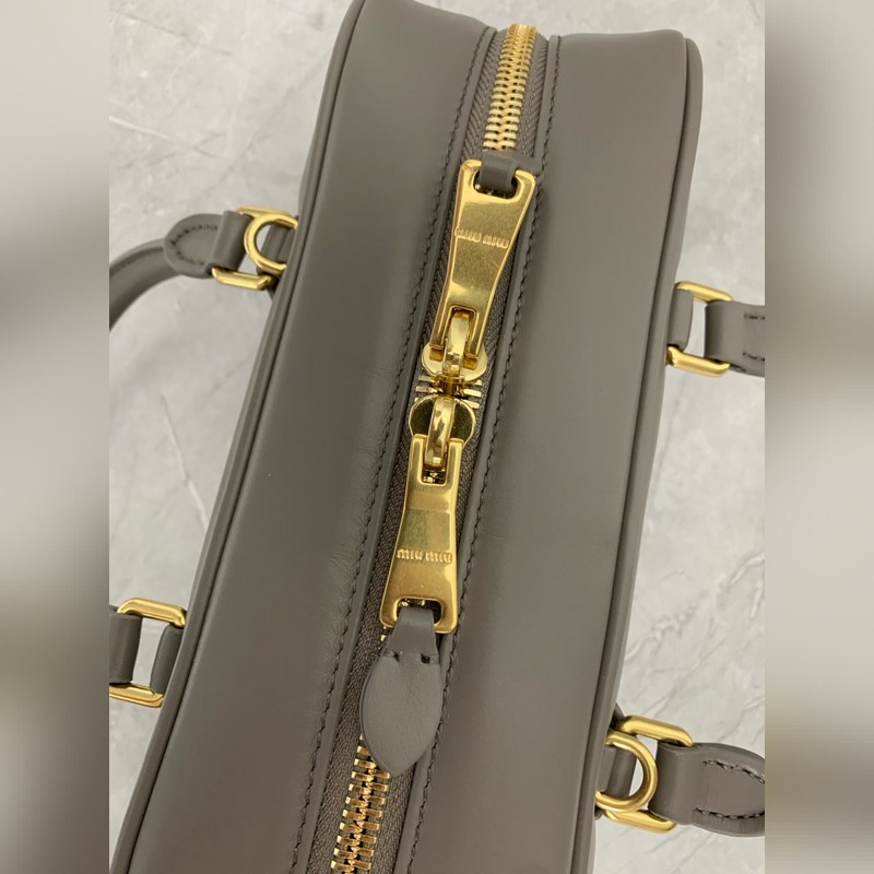 保齡球最新版原廠皮 5BB148(水泥灰) M家新款保齡球包包，官網主推，今年絕