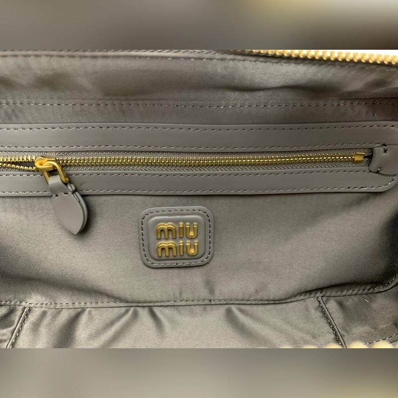 保齡球最新版原廠皮 5BB148(水泥灰) M家新款保齡球包包，官網主推，今年絕