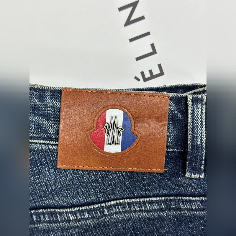 Moncler 蒙口 25年秋冬新品修身小直筒版型裁剪設計男士通勤百搭商務牛仔褲
