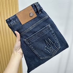 Moncler 蒙口四季款牛仔 2026ss新款修身牛仔褲 完美洗水工藝 定制頂